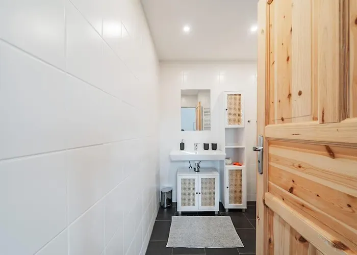 117 M² Near Nussdorferstrasse *